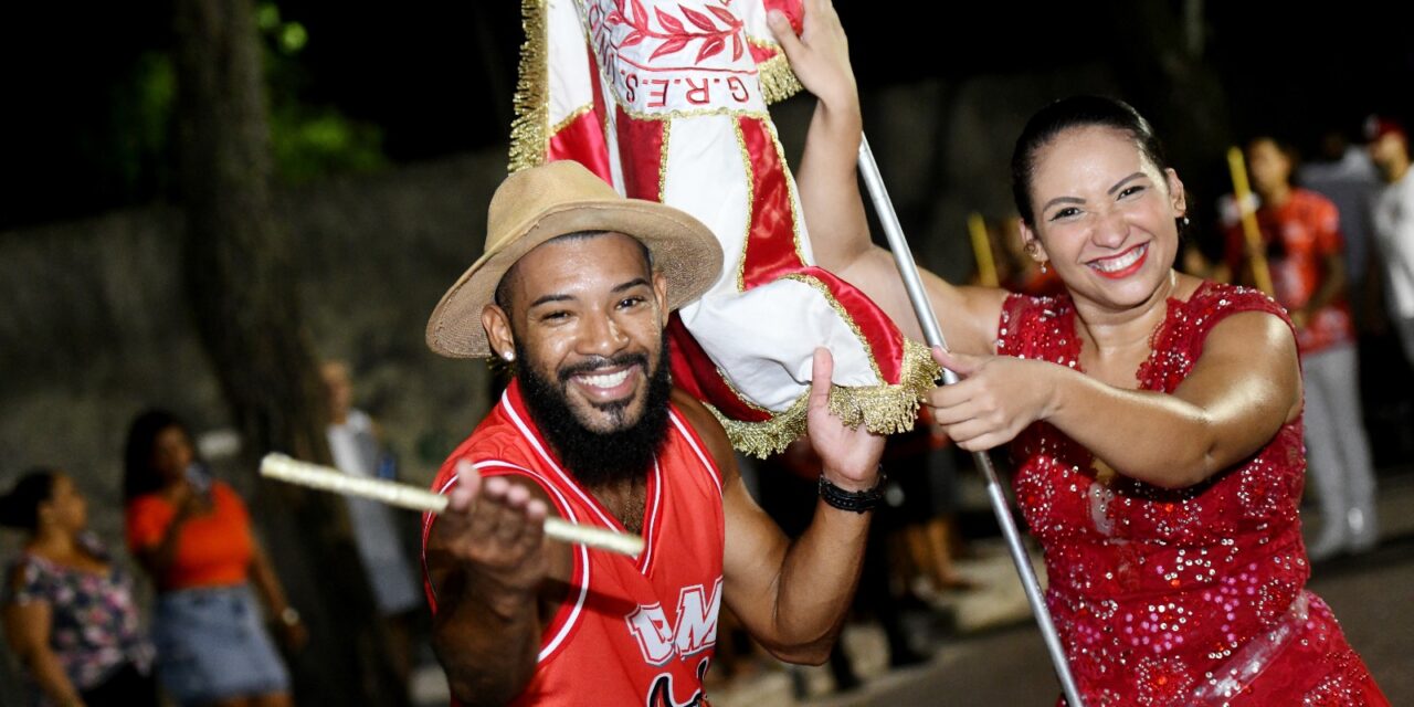 Unidos de Padre Miguel ensaia nesta quarta na Guilherme da Silveira